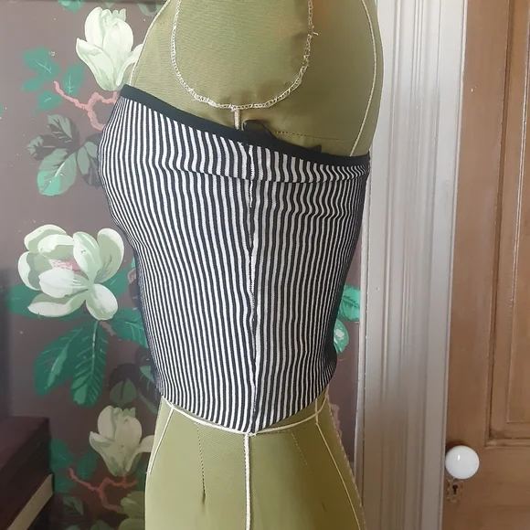 FOREVER 21 Contemporary Striped Tub Top - Picture 3 of 8